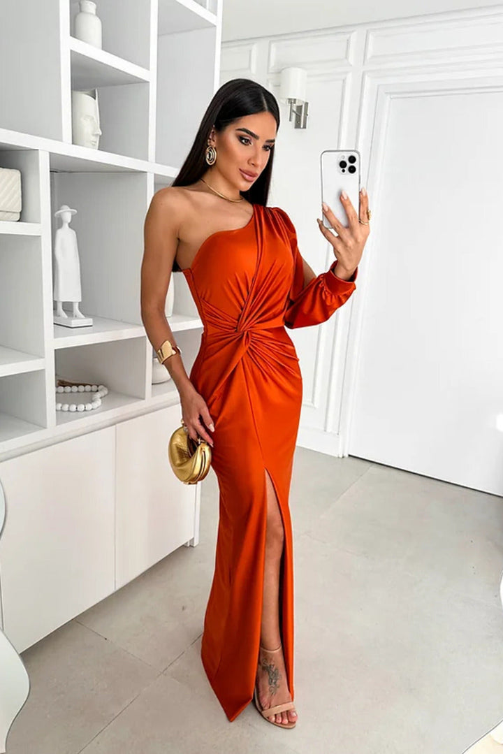 Hilda Elegant Dress with Timeless Style and Comfortable Fit for Autumn