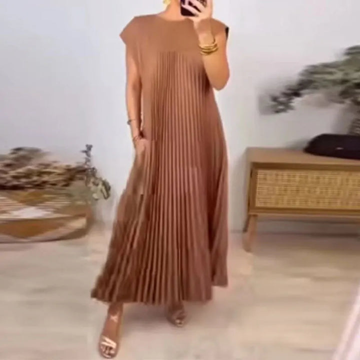 Tamara Elegant Pleated Maxi Dress Lightweight Comfort and Style for Autumn and Summer