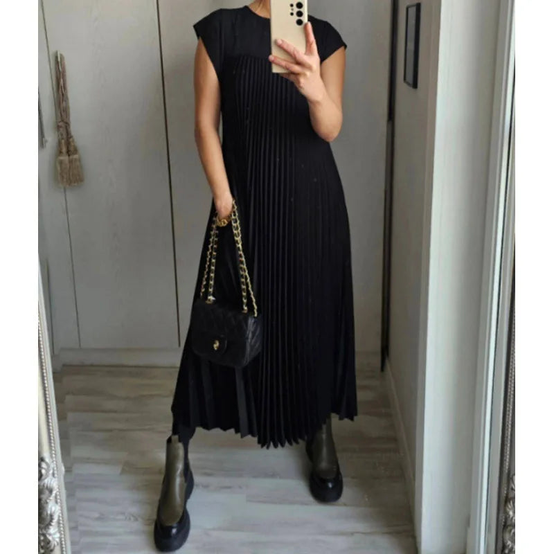 Tamara Elegant Pleated Maxi Dress Lightweight Comfort and Style for Autumn and Summer