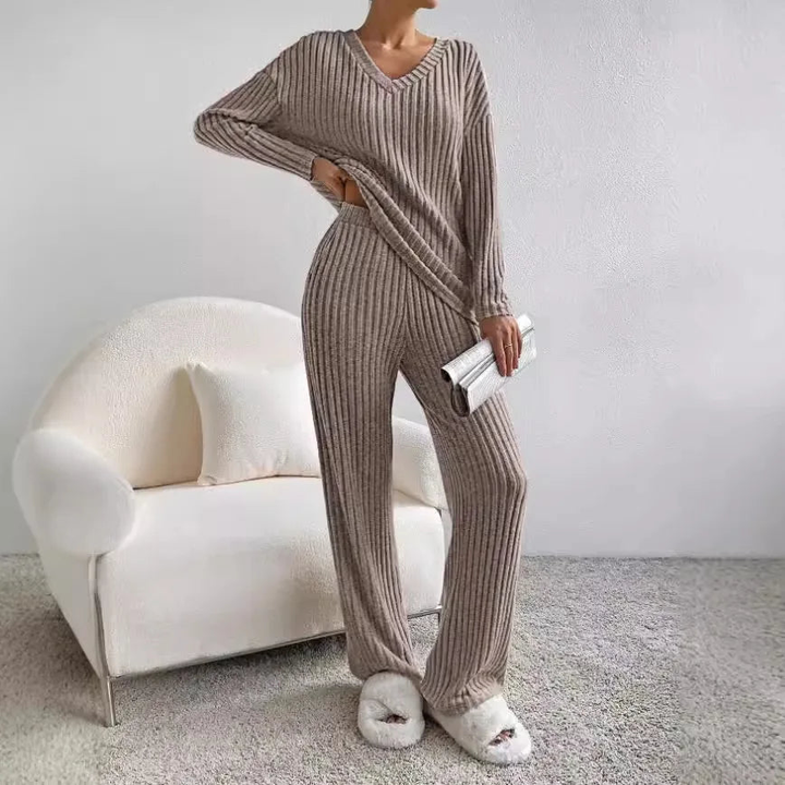 KATHY Ribbed Knitted 2-Piece Loungewear Set – Stylish, Comfortable Autumn Sweater & Pants