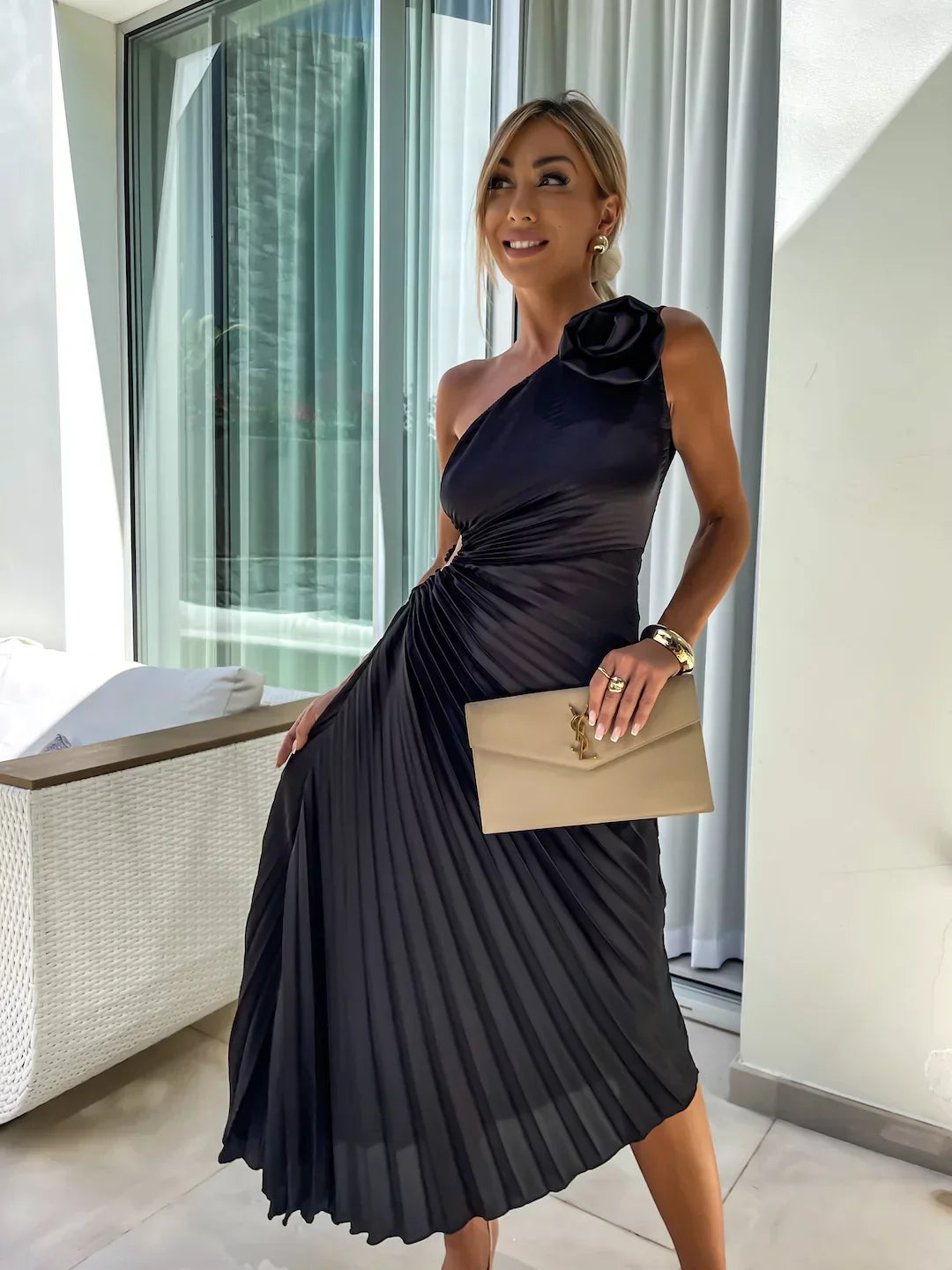 Sophia Romantic Flower Dress Elegant One-Shoulder Design for Autumn