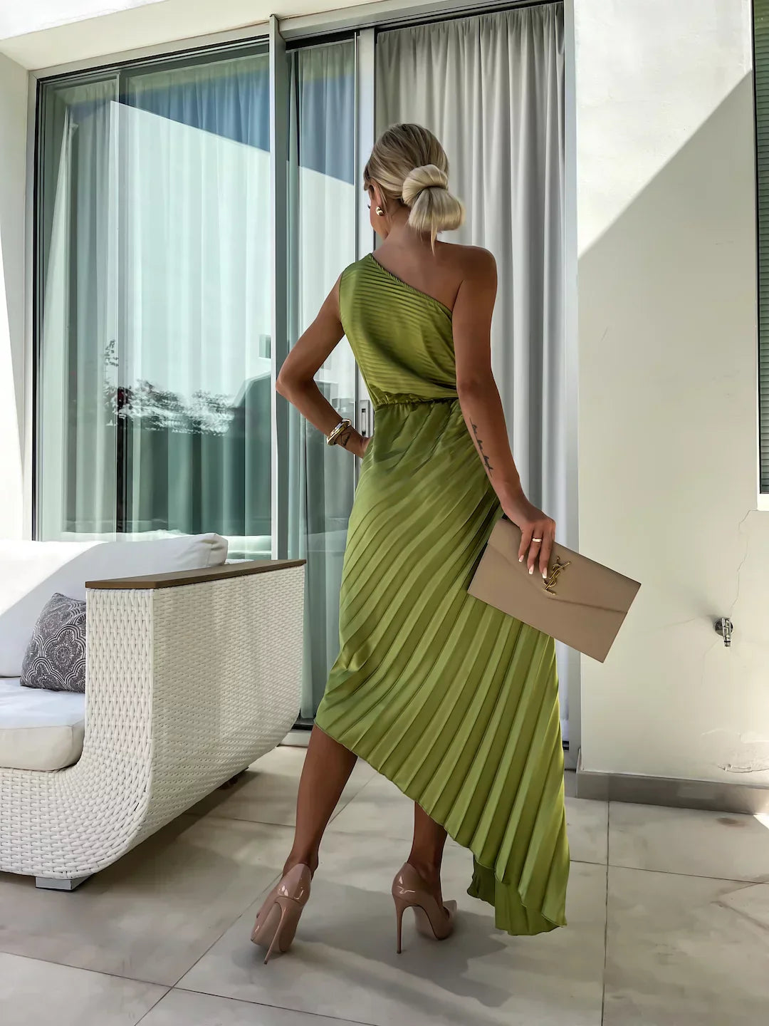 Sophia Romantic Flower Dress Elegant One-Shoulder Design for Autumn