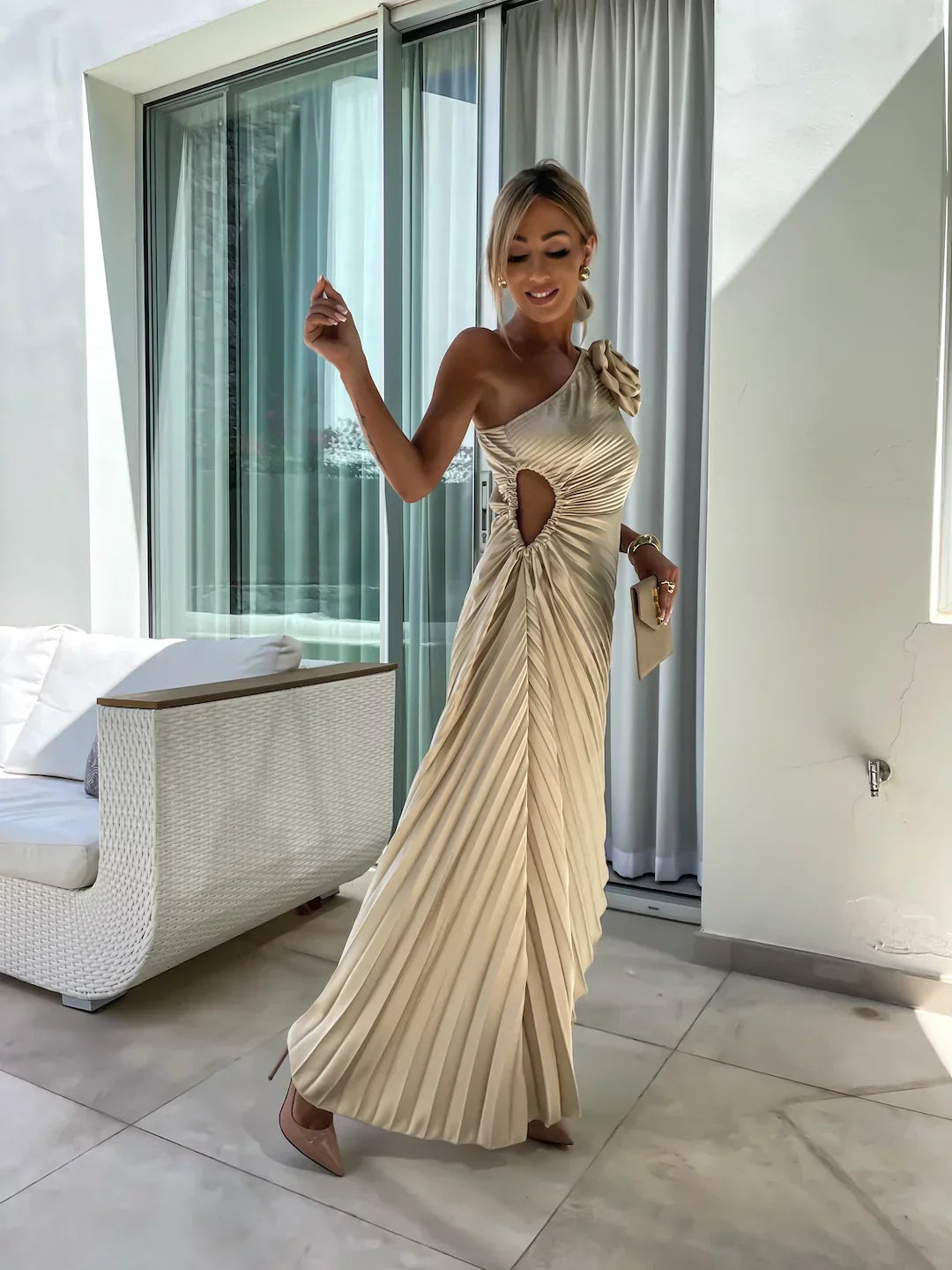 Sophia Romantic Flower Dress Elegant One-Shoulder Design for Autumn