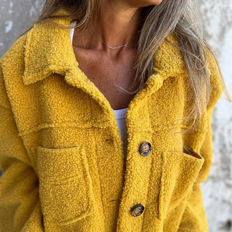 Mila Stylish Autumn Jacket with Elegant Design and Practical Pockets