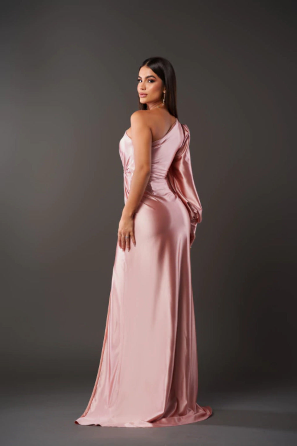 Hilda Elegant Dress with Timeless Style and Comfortable Fit for Autumn